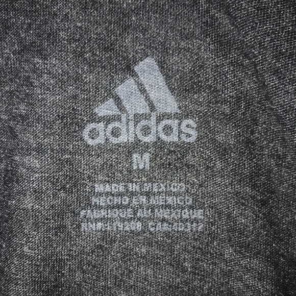 Woman’s dark gray Chicago bulls T-Shirt size medium brand: adidas - Picture 3 of 4